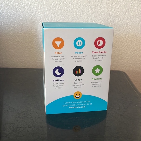 New Circle Home With Disney Parental Control WiFi First Gen Smart Family Device - Picture 4 of 16